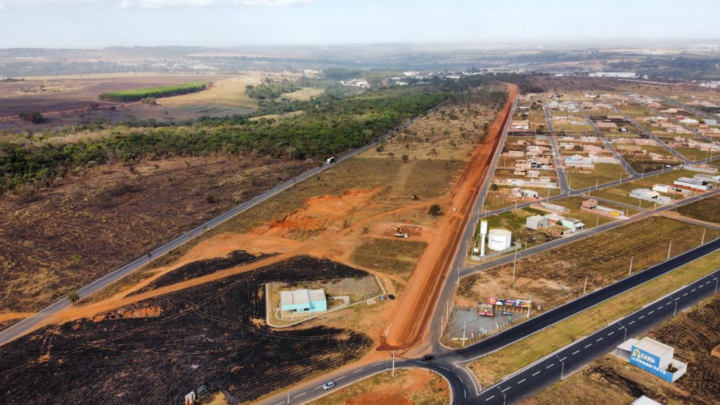Duplicação de via pública em Senador Canedo amplia acesso ao Distrito Agroindustrial da região