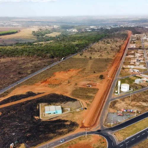 Duplicação de via pública em Senador Canedo amplia acesso ao Distrito Agroindustrial da região